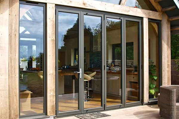 thi công cửa nhôm Xingfa